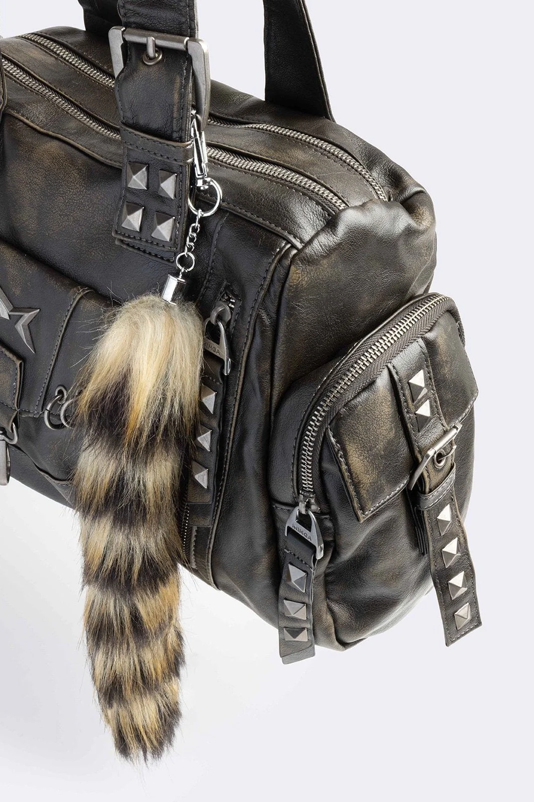 1022-sharp-vegan-leather-shoulder-bag-3.webp Sharp Vegan Leather Shoulder Bag