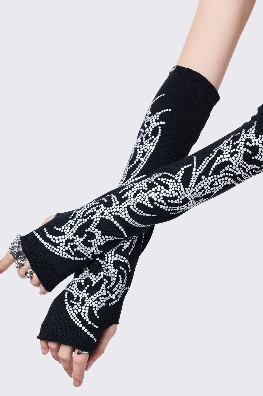 1055-axel-arm-warmers-2.webp Axel Arm Warmers