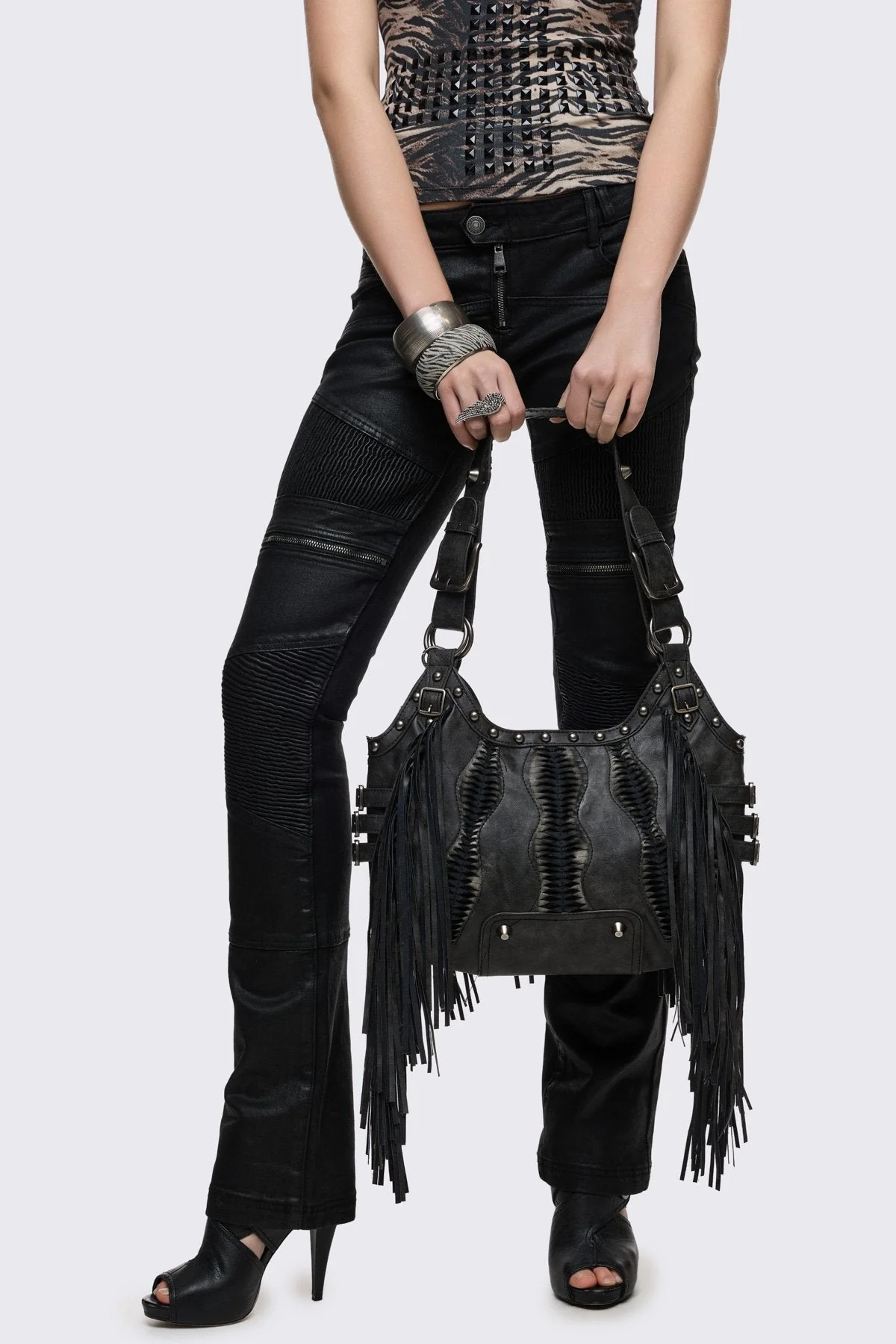 108-suki-vegan-shoulder-bag-4.webp Suki Vegan Shoulder Bag