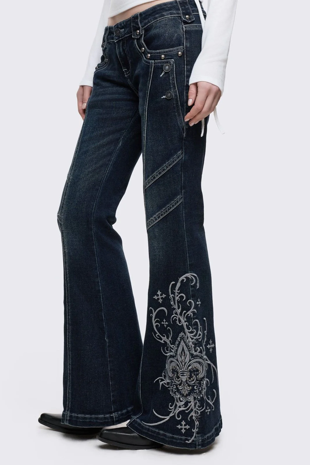 1799-lis-flared-jeans-2.webp Lis Flared Jeans