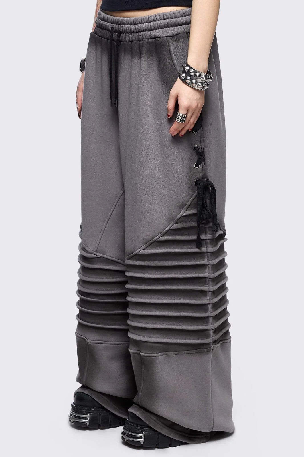 1899-vyre-grey-sweatpants-3.webp Vyre Grey Sweatpants