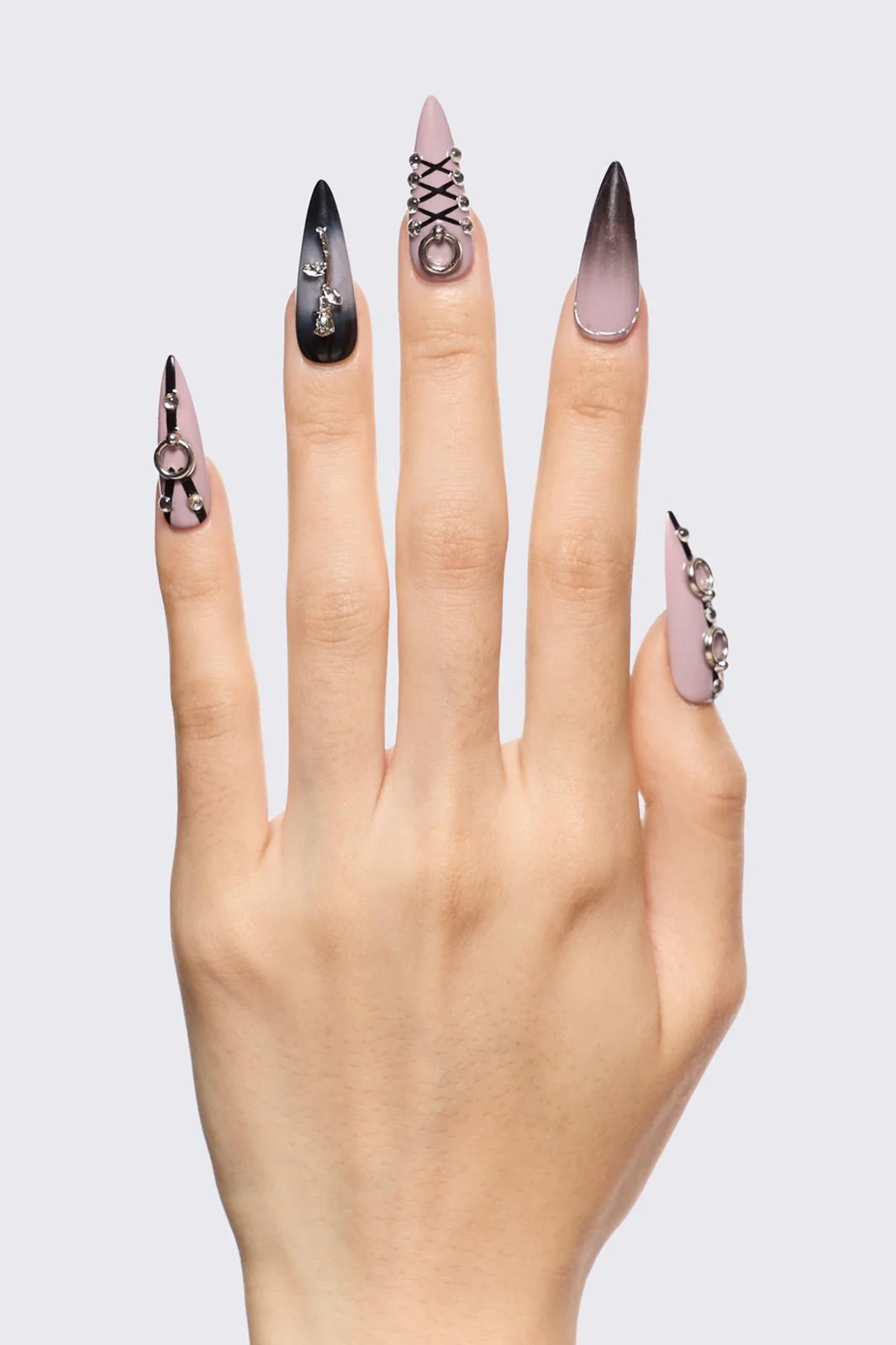 2111-cutie-claws-press-on-nail-set-4.webp Cutie Claws Press On Nail Set