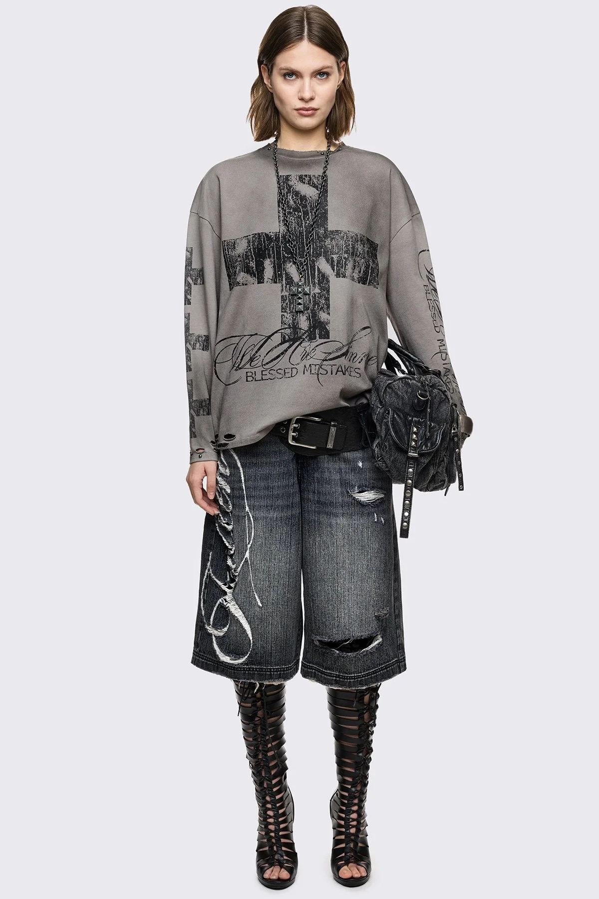 2251-sinners-long-sleeve-tee-2.webp Sinners Long Sleeve Tee